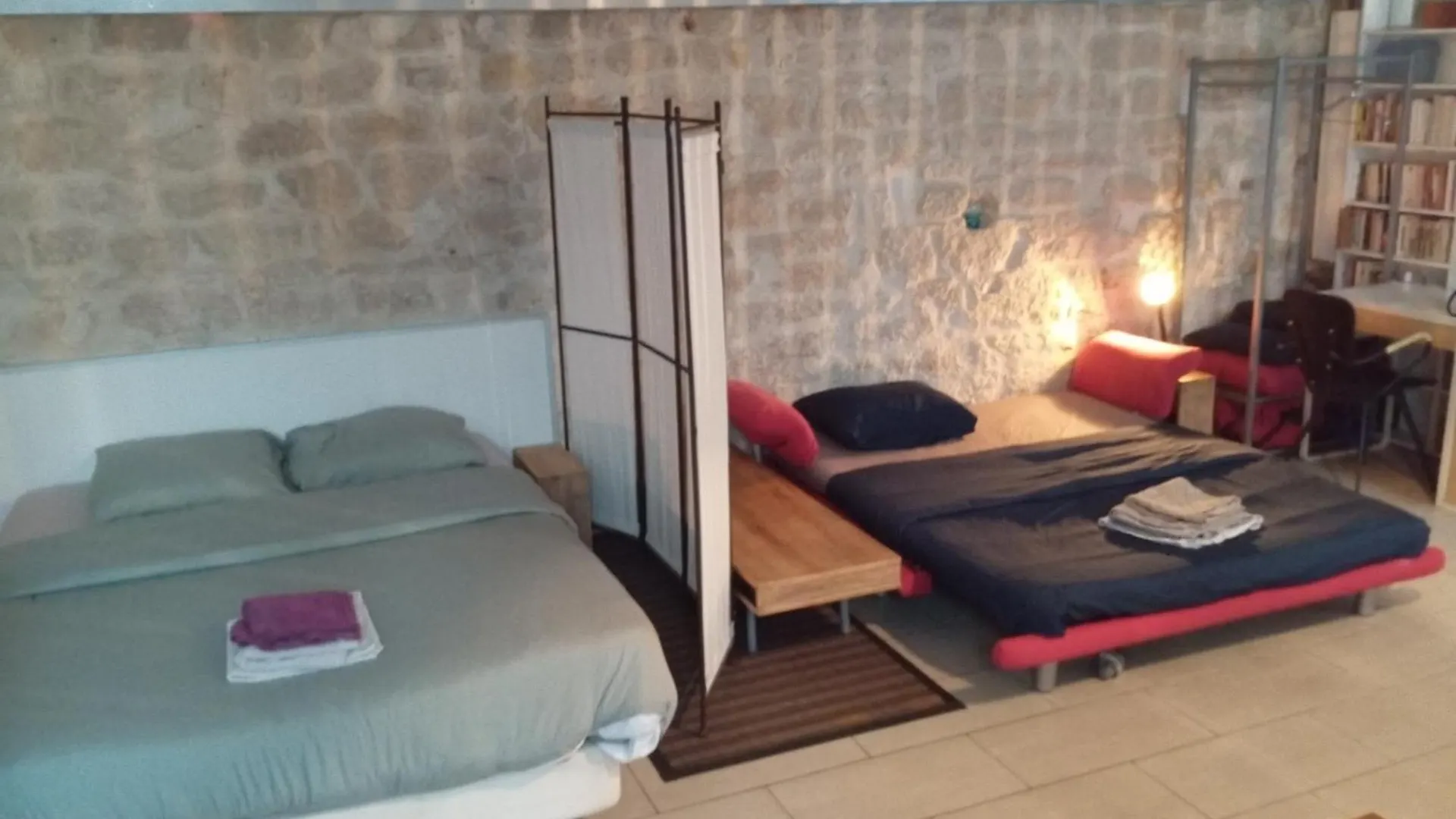 Studio Sur Cour A Deux Pas Du Canal Saint-Martin 巴黎 0*,  法国
